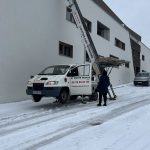 monte-meuble-avec-techncien
